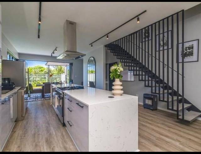 4 BEDROOM TOWNHOUSE FOR SALE IN HURLINGHAM